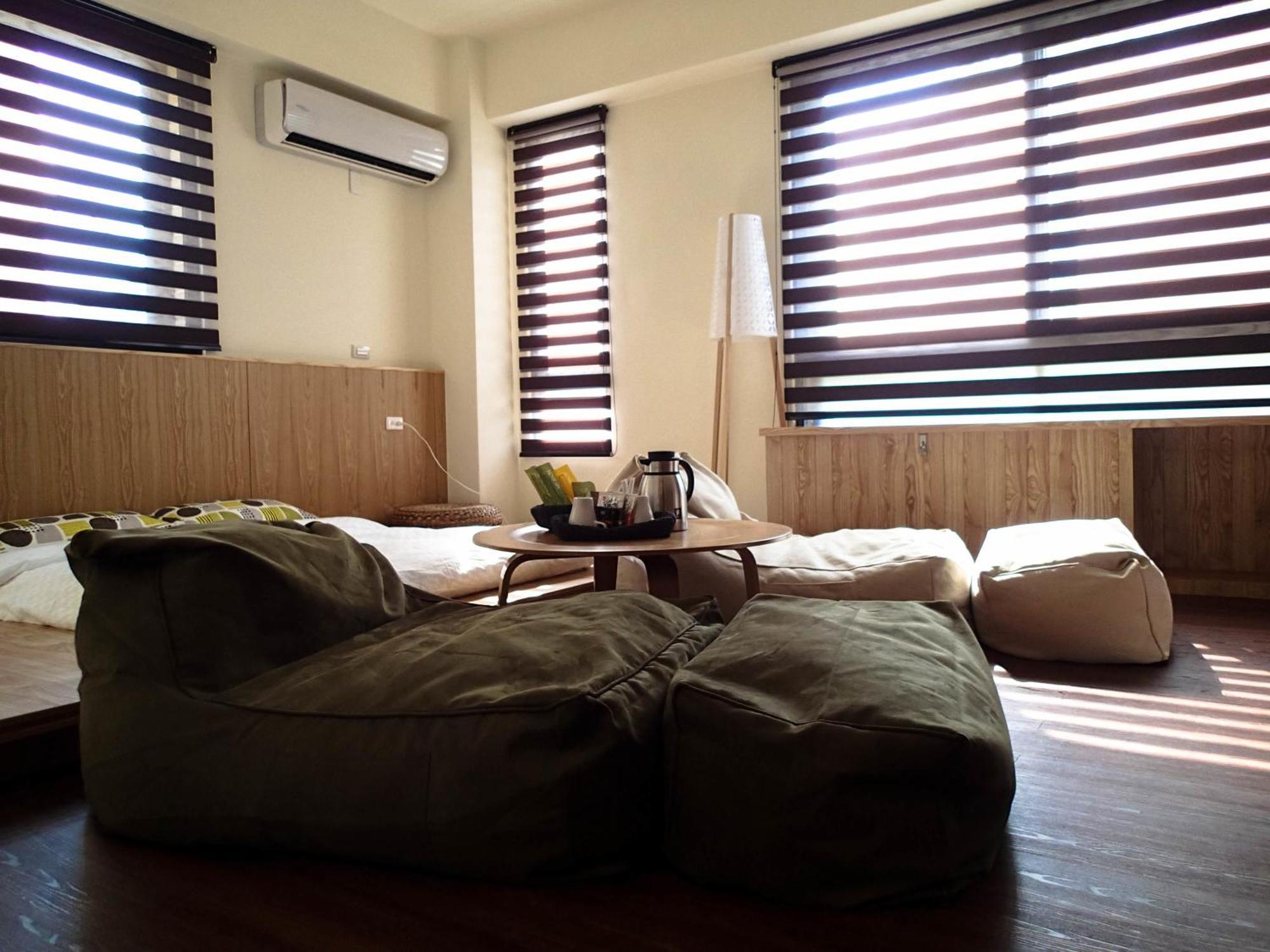 Meow G Cafe Hostel Hualien City Room photo